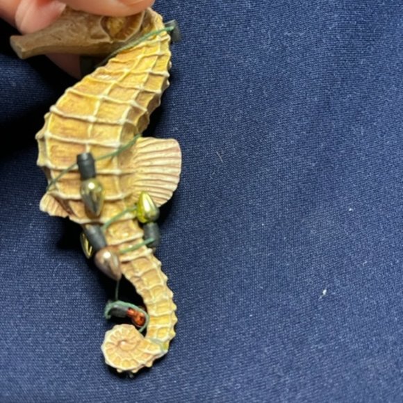 Seahorse w/Santa Hat Christmas Lights Holiday Hanging Ornament 1.5"x4" - Picture 7 of 8